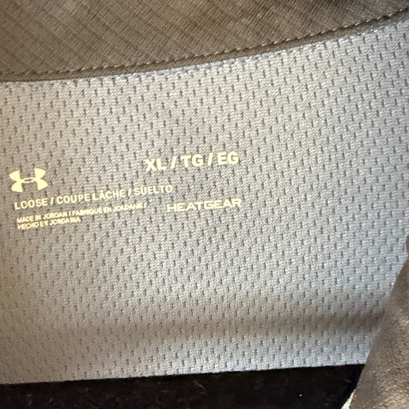 Under Armor Loose Fit Heat Gear Black Short Sleeve Polo - Picture 3 of 4